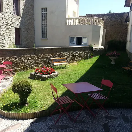 Hotel Le Chapeau Rouge 2*