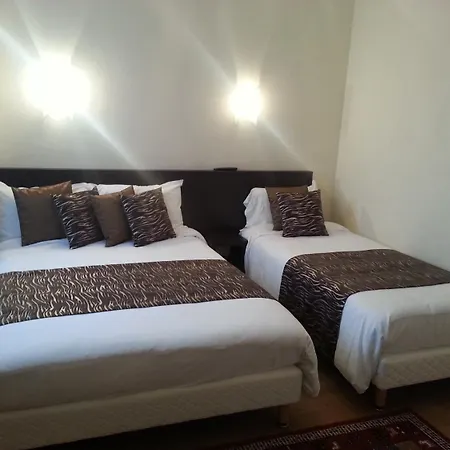 Hotel Le Chapeau Rouge 2*