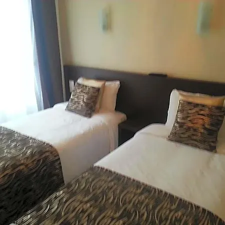 Hotel Le Rouge Alençon