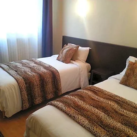 Hotel Le Rouge 2*