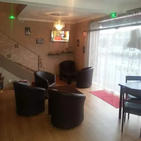Le Rouge Hotel 2*