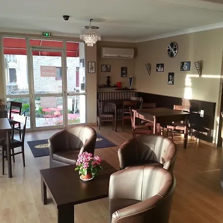 Le Rouge Hotel Alençon