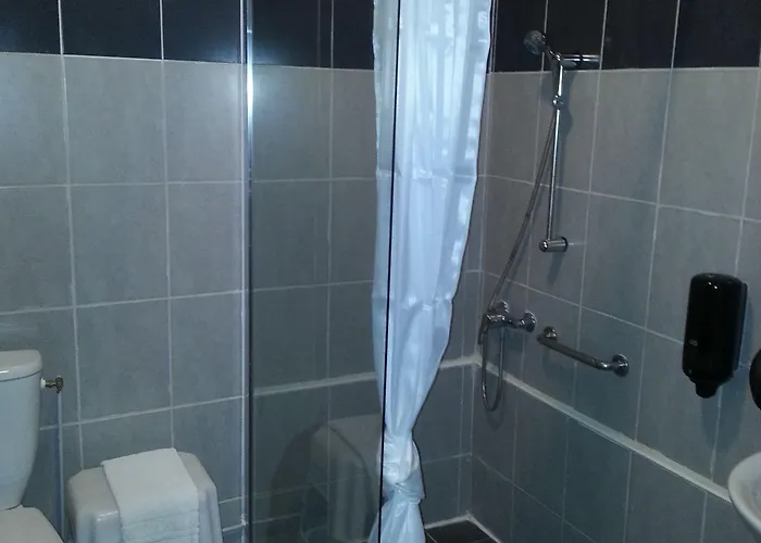 Hotel Le Chapeau Rouge 2*