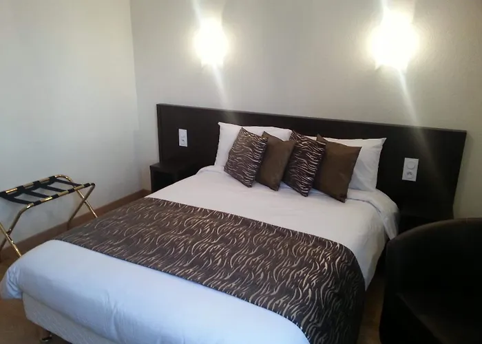 Le Chapeau Rouge Hotel Alencon